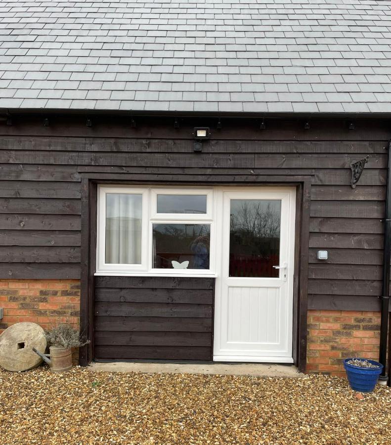 Little Buttercup Cottage Brackley  Bagian luar foto